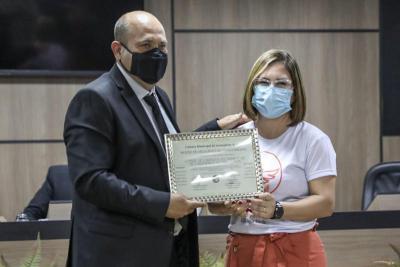 Em solenidade, vereadores prestam homenagem aos profissionais que atuam contra a covid-19 em Laranjeiras do Sul